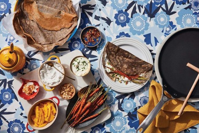Crêpière Le Creuset utilisée pour une crêpe party